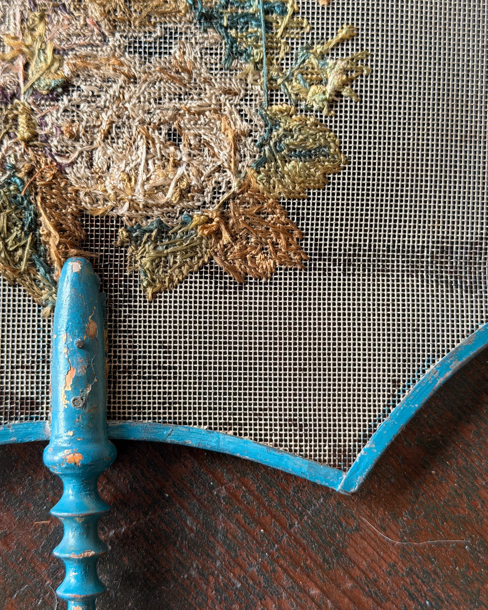 Victorian Face Screen in Blue