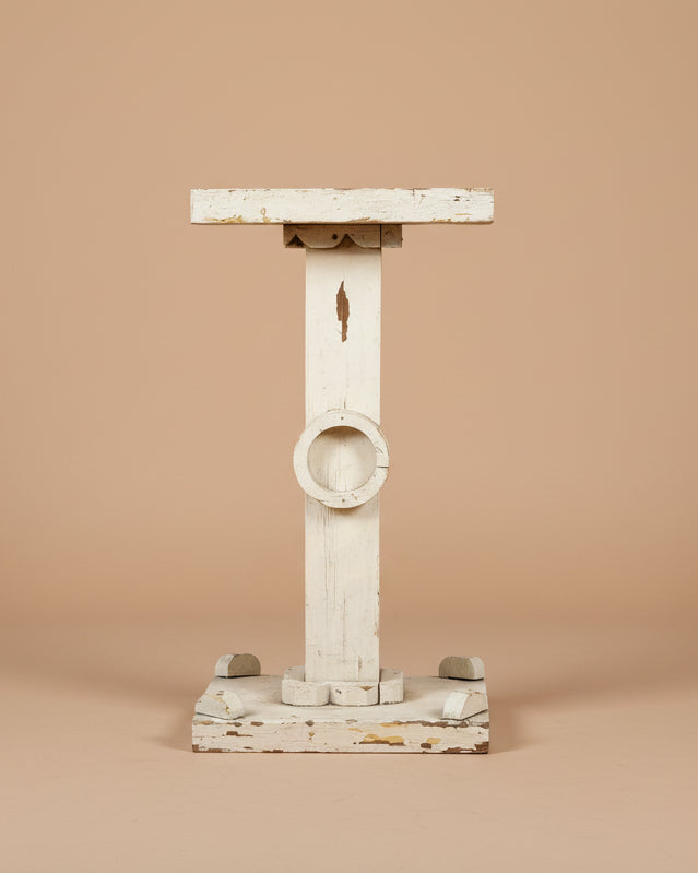 Scalloped Pedestal in Ivory