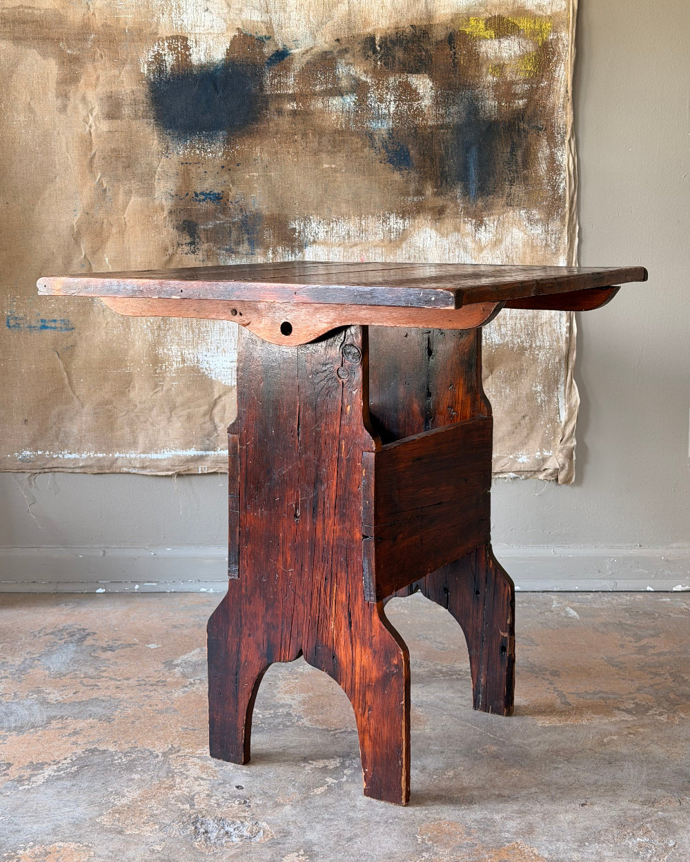 Tilt Top Pub Table