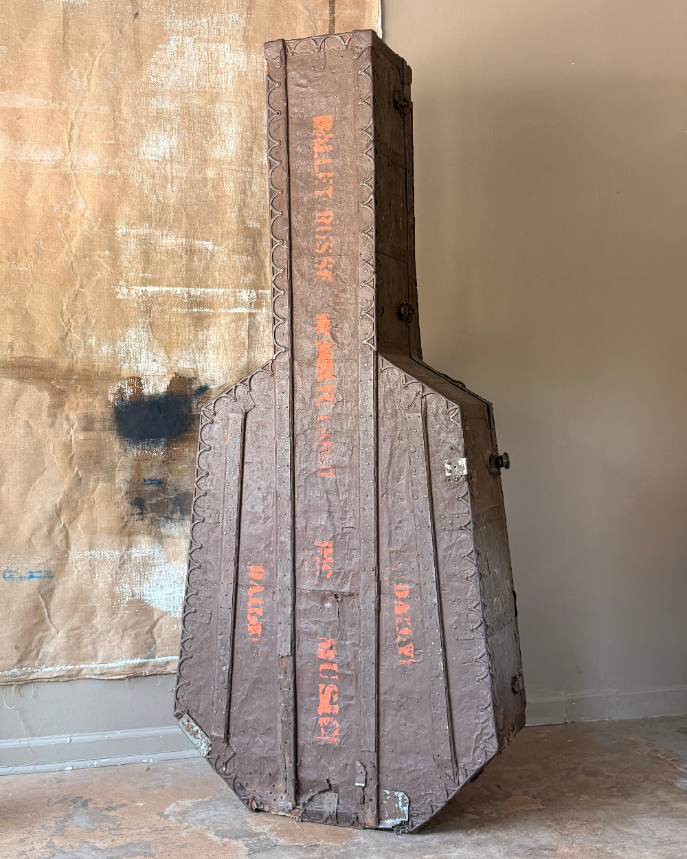Traveling Upright Base Case