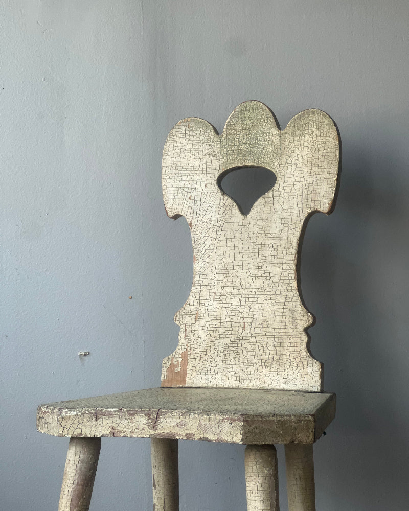 Early American Scalloped Wood Chair