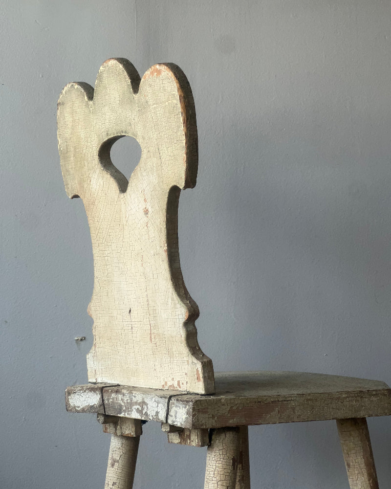 Early American Scalloped Wood Chair